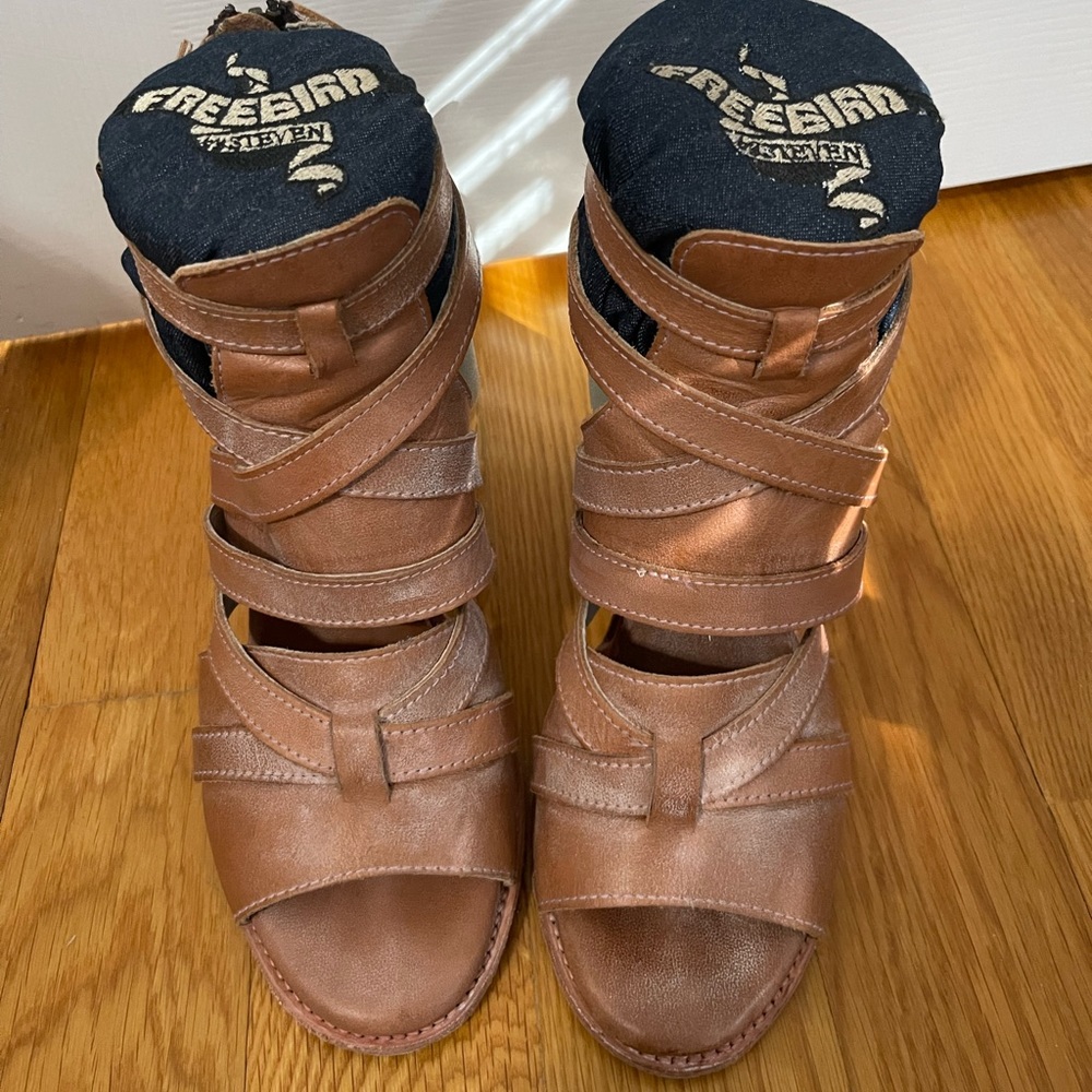 Open toe shoes